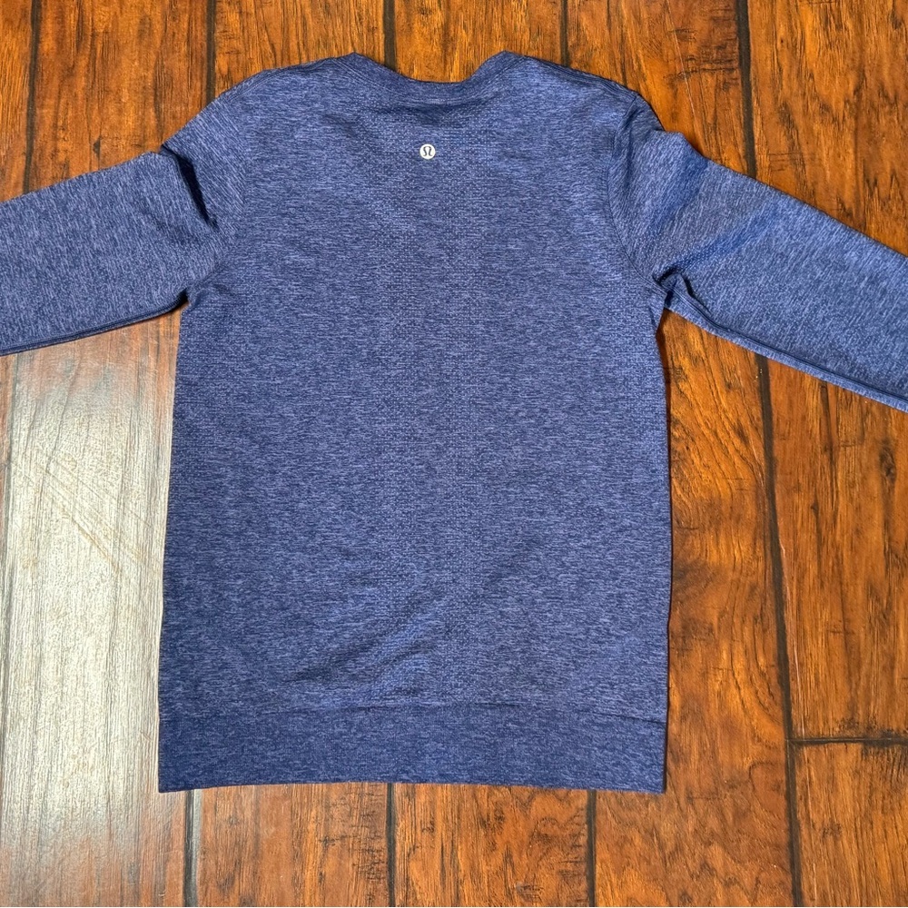 Lululemon-Swiftly Breathe Relaxed Fit long sleeved shirt- 4 - Picture 6 of 7